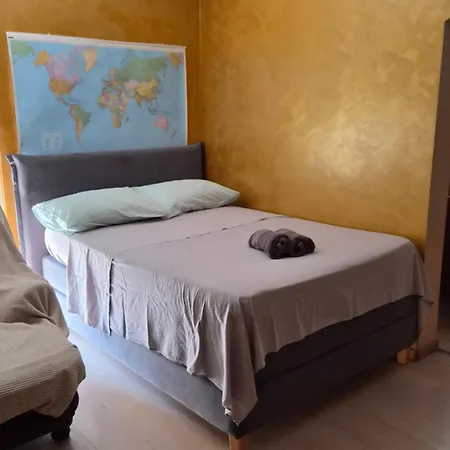 Quiet Area In The Center Of Apartment *