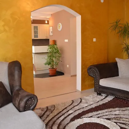 Quiet Area In The Center Of Apartment *