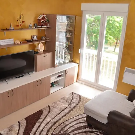 Quiet Area In The Center Of Apartment