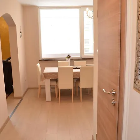Quiet Area In The Center Of Apartament *