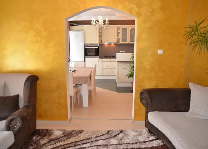 Quiet Area In The Center Of * Zára